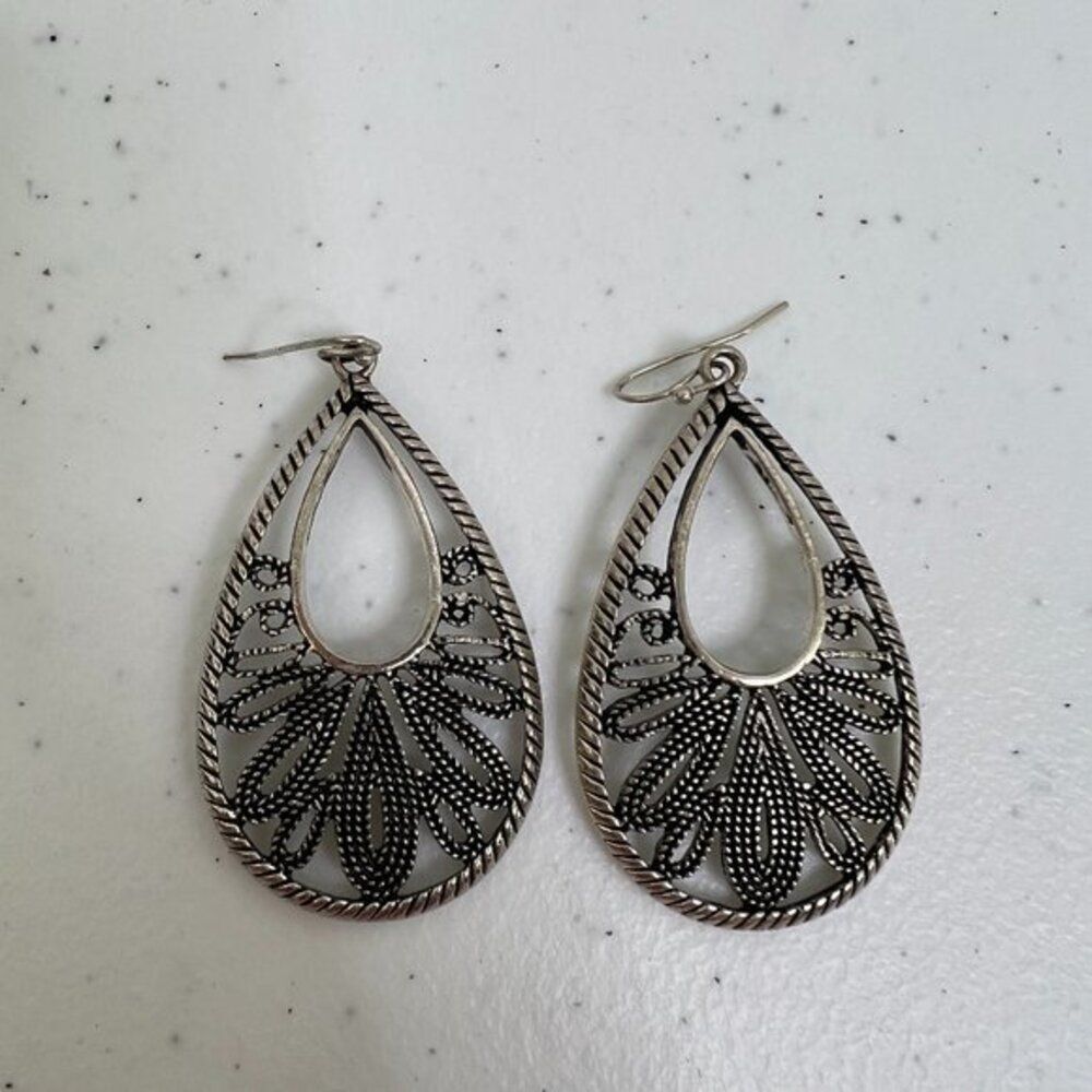 Premier Designs Rumba Earrings Antique‎ Silver Tone Filigree Teardrop Dangle